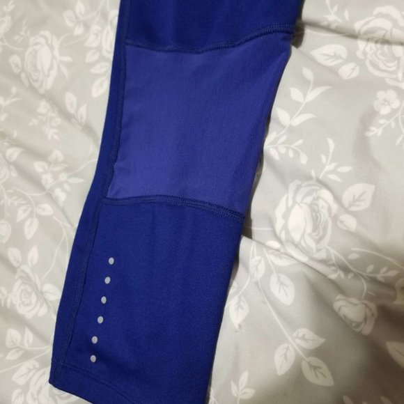 Nike Dri-Fit Capri leggings - Small - 20" inseam - Picture 9 of 10